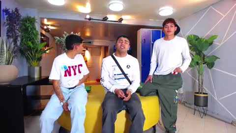 THOMAS AND DAMIAND online show from October 20, 4:05 am