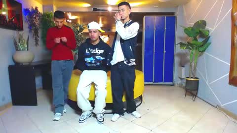 THOMAS AND DAMIAND online show from September 29, 5:06 am