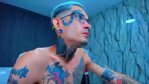 boy_tatto77 online show from January 8, 6:13 pm