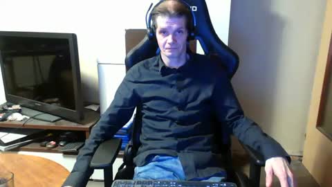 Snapshot of bponie1 chatting on February 9, 2:28 am bponie1 online show from February 9, 2:28 am