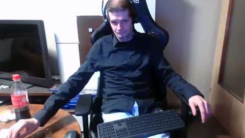 Snapshot of bponie1 chatting on December 29, 1:56 am bponie1 online show from December 29, 1:56 am