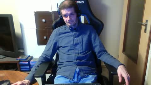 Snapshot of bponie1 chatting on December 31, 12:32 am bponie1 online show from December 31, 12:32 am