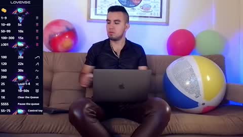 Bradley Colton Independ Model online show from December 3, 12:49 pm