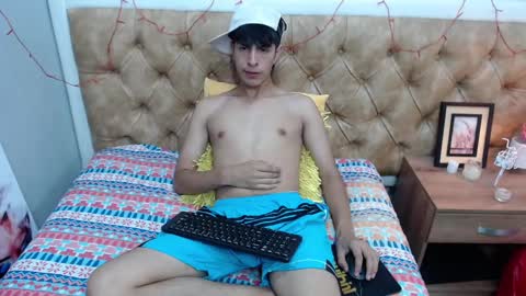 Snapshot of brent18_ chatting on February 27, 2:19 am Esteban online show from February 27, 2:19 am