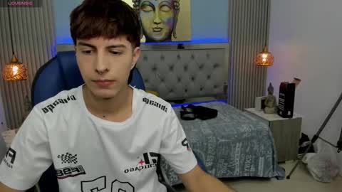 Esteban online show from December 2, 3:53 am