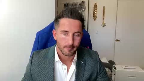 Brett Mycles online show from June 29, 6:41 pm