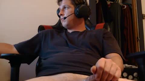 brian7891012 online show from June 25, 8:35 pm
