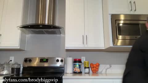 Brody Biggs online show from February 14, 2:18 am