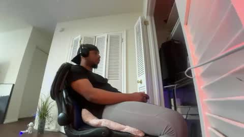 Brownskinshortyy online show from March 5, 6:04 pm