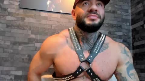 brucedallas online show from May 31, 10:43 pm
