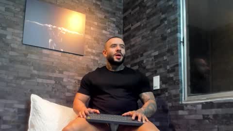 brucedallas online show from December 2, 12:03 am