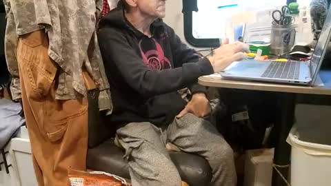 Steve... aka SkinnieDippin aka TimberTramp online show from April 14, 3:44 pm