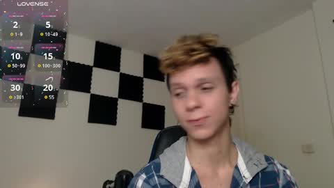 Snapshot of bryamado chatting on March 8, 3:37 am bryamado online show from March 8, 3:37 am