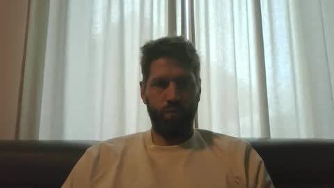 bubblebee1982 online show from October 15, 7:16 am