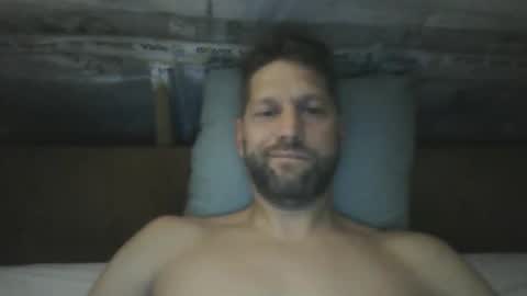 bubblebee1982 online show from September 11, 4:22 am