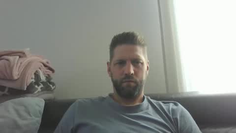 bubblebee1982 online show from September 12, 1:22 pm