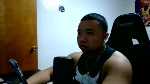 buffsexyman24 online show from April 5, 6:37 pm