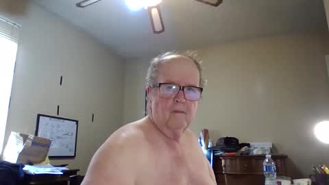 bullfrogg5050 online show from January 16, 9:39 pm