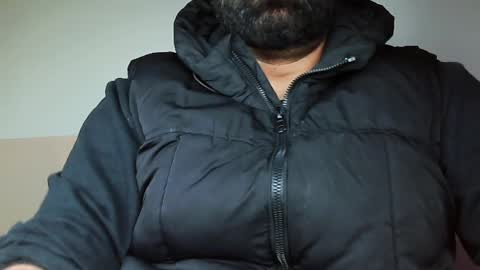 Hairy Arabian online show from December 3, 5:30 am