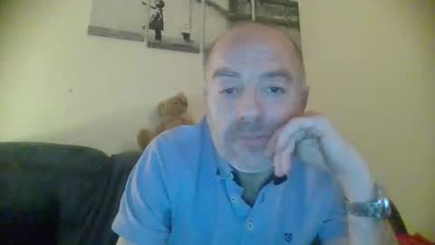 burnleyguy1977 online show from December 6, 4:36 am