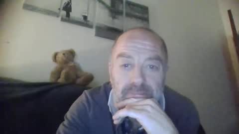 burnleyguy1977 online show from December 14, 1:39 am