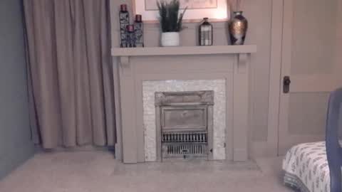 Miles online show from December 13, 9:04 am