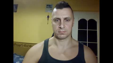 bzykacz1988 online show from October 19, 10:35 pm