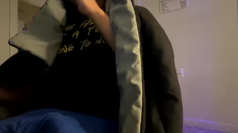 longjohns online show from March 12, 9:02 am
