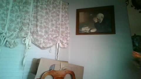 calbry82 online show from May 4, 2:46 am