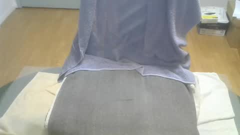 Snapshot of califun4u chatting on December 18, 12:43 am califun4u online show from December 18, 12:43 am