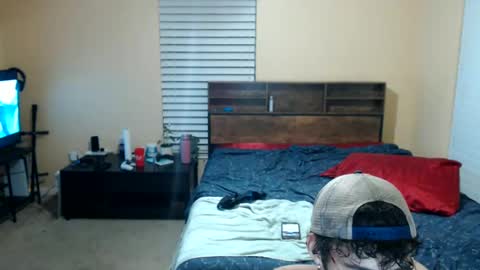 Snapshot of calvin_tanner chatting on September 18, 2:46 am calvin_tanner online show from September 18, 2:46 am