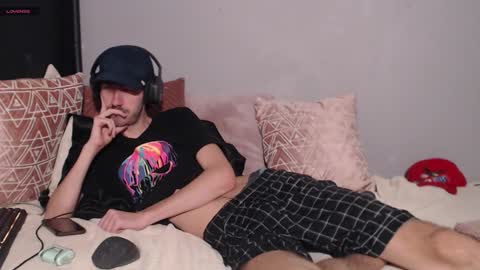 Snapshot of calvin_tanner chatting on October 13, 3:12 am calvin_tanner online show from October 13, 3:12 am