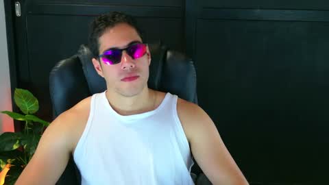 camara110 online show from February 18, 8:15 pm