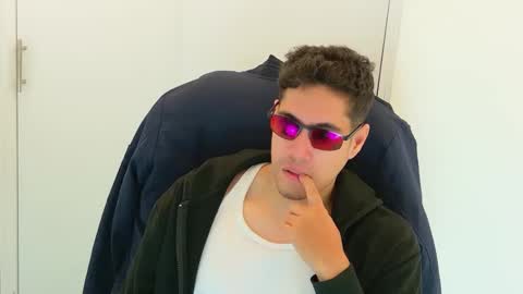 camara110 online show from November 17, 2:31 pm