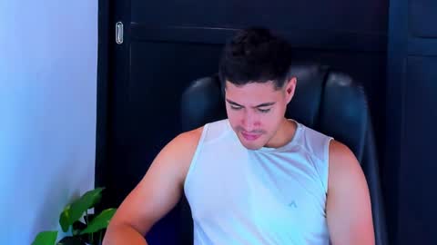 camara110 online show from December 9, 7:57 pm