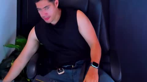 camara110 online show from December 26, 12:25 am