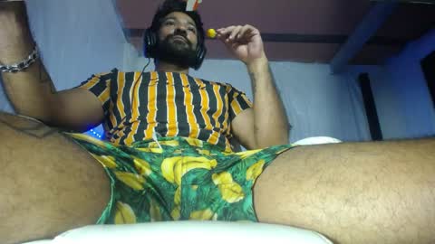 carlo yates  thx for help me to reach 100 thumps up online show from May 23, 1:55 am