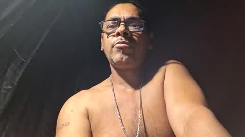 carloslove1972 online show from May 7, 8:25 am