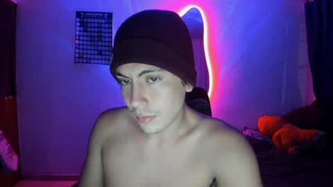 catnuaa online show from December 18, 4:42 am