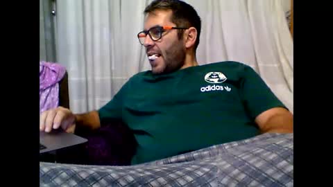 Snapshot of ccddrr2 chatting on October 30, 9:49 pm ccddrr2 online show from October 30, 9:49 pm