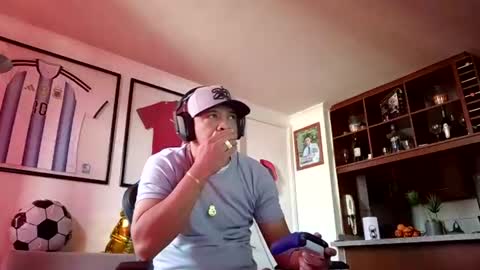 cerezojorge91 online show from July 13, 2:52 pm