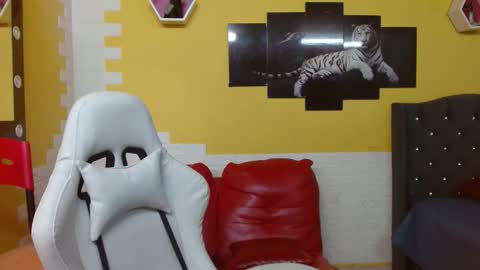 chacorta_ online show from April 13, 1:12 pm