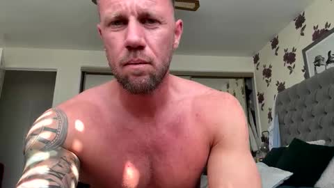 charlie096552 online show from April 22, 12:54 pm