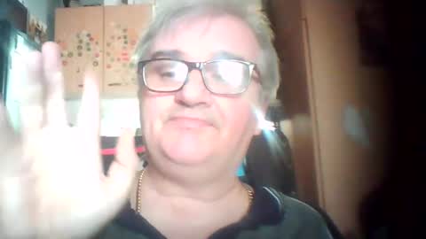 lee online show from July 28, 11:17 am