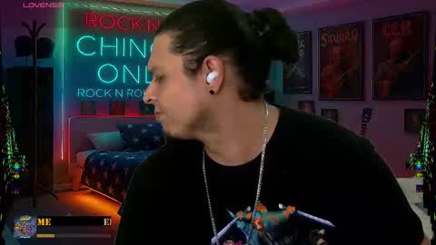 Enrique online show from February 9, 2:27 am