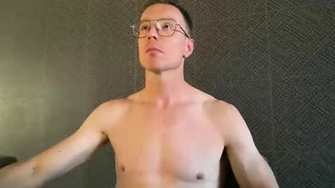 Snapshot of chouffie_81 chatting on September 22, 11:43 am Chouffie online show from September 22, 11:43 am