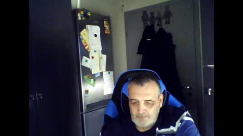 Chris online show from April 25, 11:24 am