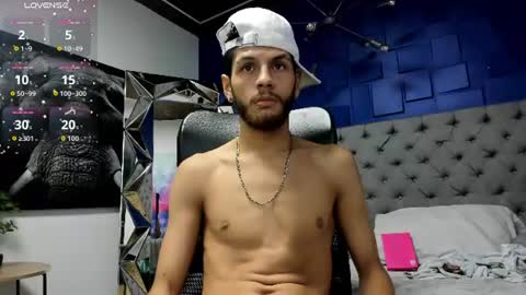 chris_grey2 online show from June 24, 6:44 pm