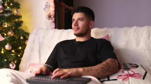 chris_morton online show from December 12, 3:10 am