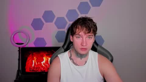 Chris Tyson online show from November 6, 3:09 am